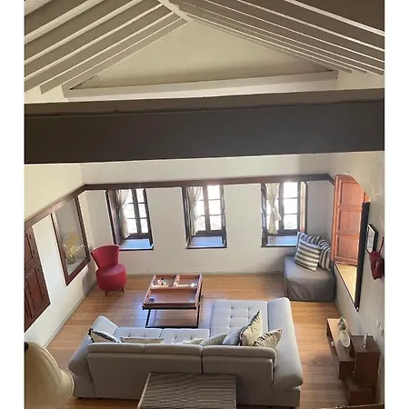 Daphne Superior Castle Vakantiehuis