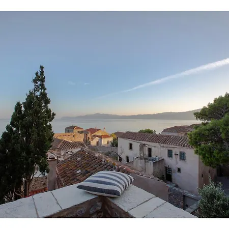 Daphne Superior Castle * 莫奈姆瓦夏