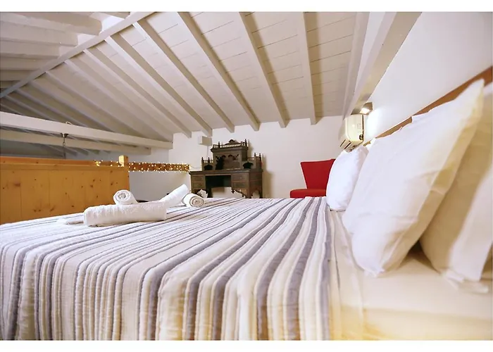 בית נופש Daphne Superior Castle *