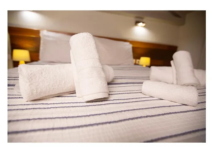 בית נופש Daphne Superior Castle מונמבאסיה