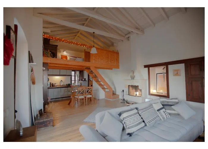 בית נופש Daphne Superior Castle *